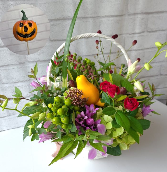 ハロウィンピック付き　フラワーアレンジ