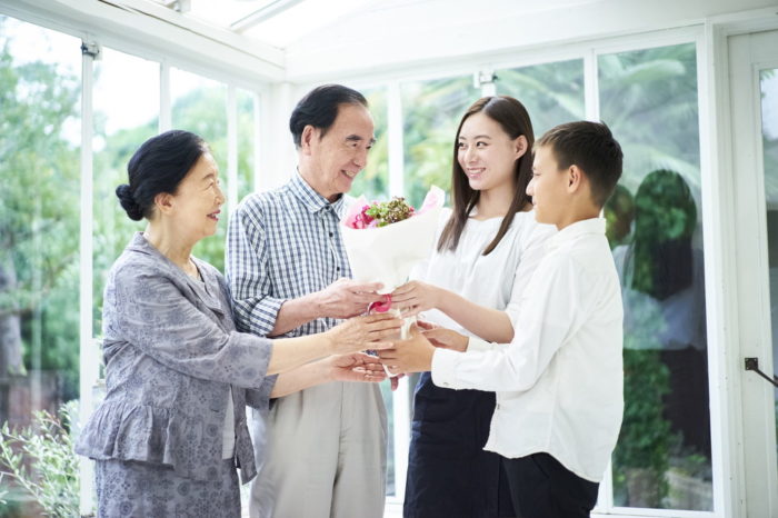 還暦・古希・喜寿・傘寿祝いに贈る花といえば？