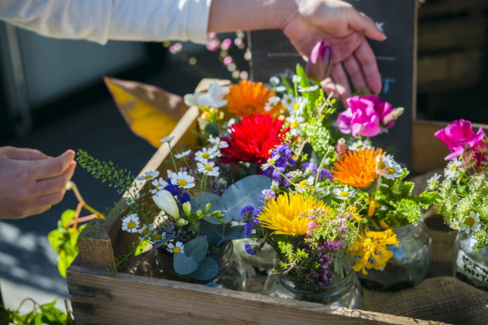 【花屋】岩手県奥州市にあるプレゼントに最適な花々を揃えるパルテール（フルールマルシェ）！