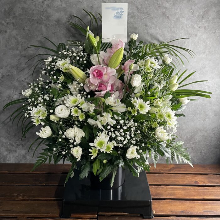 供花台付き　白メインのお供え